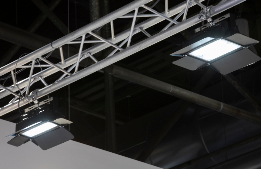 Floodlights aan truss